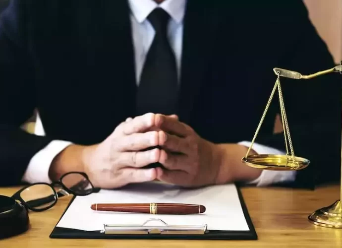 Când să apelezi la un avocat? Situații în care serviciile acestuia sunt indispensabile!